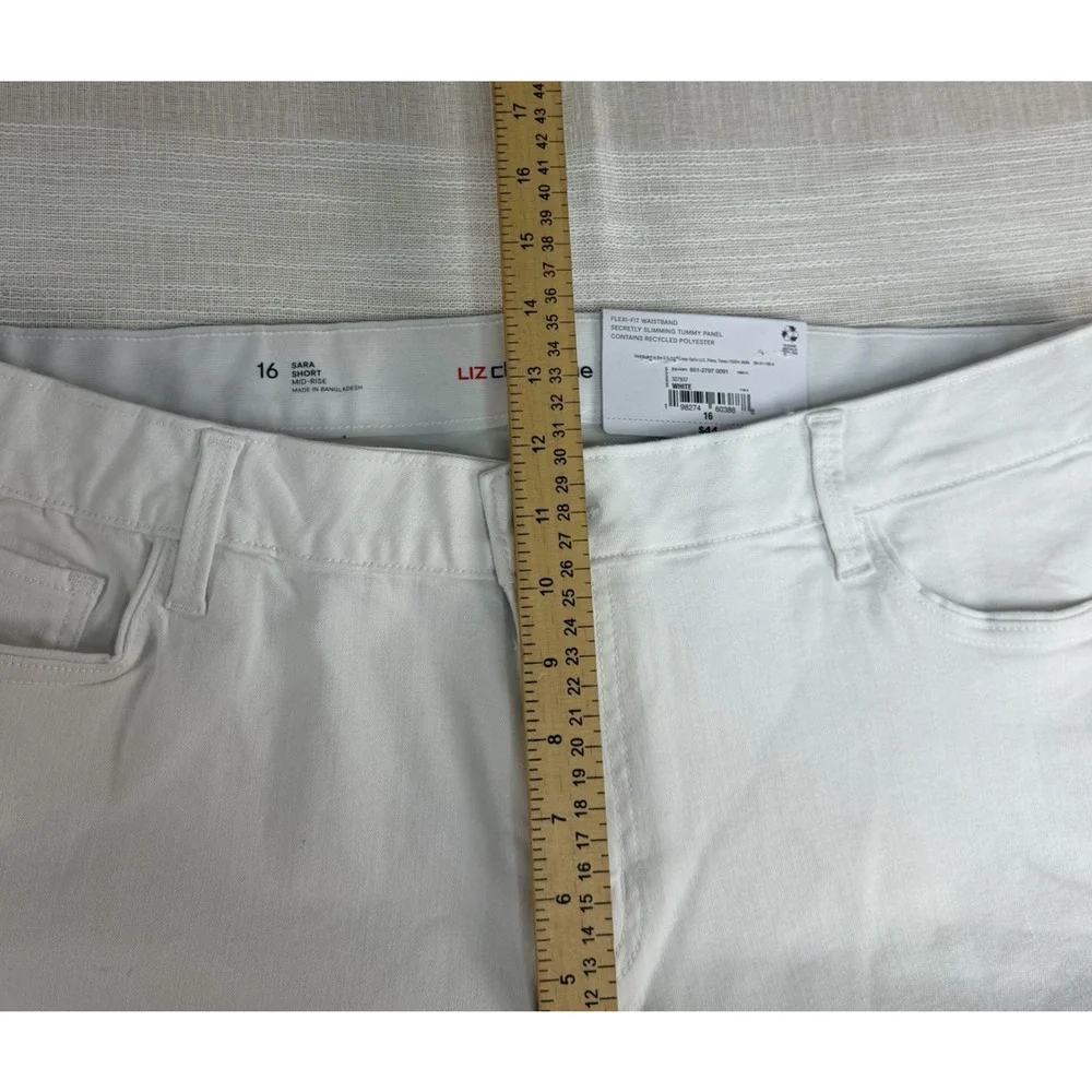 NWT Liz Claiborne Sara Short Mid Rise Bermuda Shorts Sz 16 White Slimming Flex - Picture 6 of 9